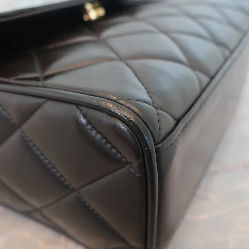 Authentic CHANEL black lambskin medium sized camera vintage crossbody bag - Picture 13 of 15